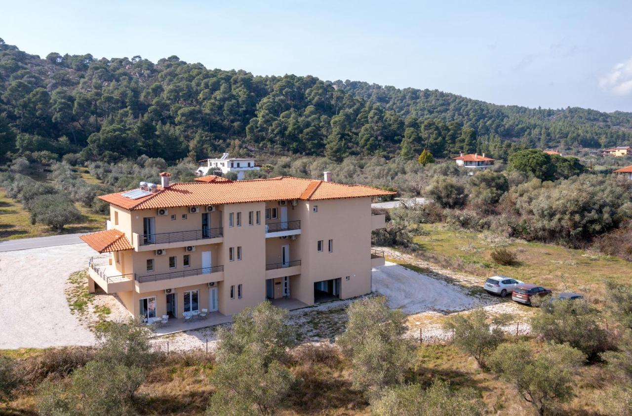 Les Oliviers - Studios & Apartments Вурвуру Экстерьер фото