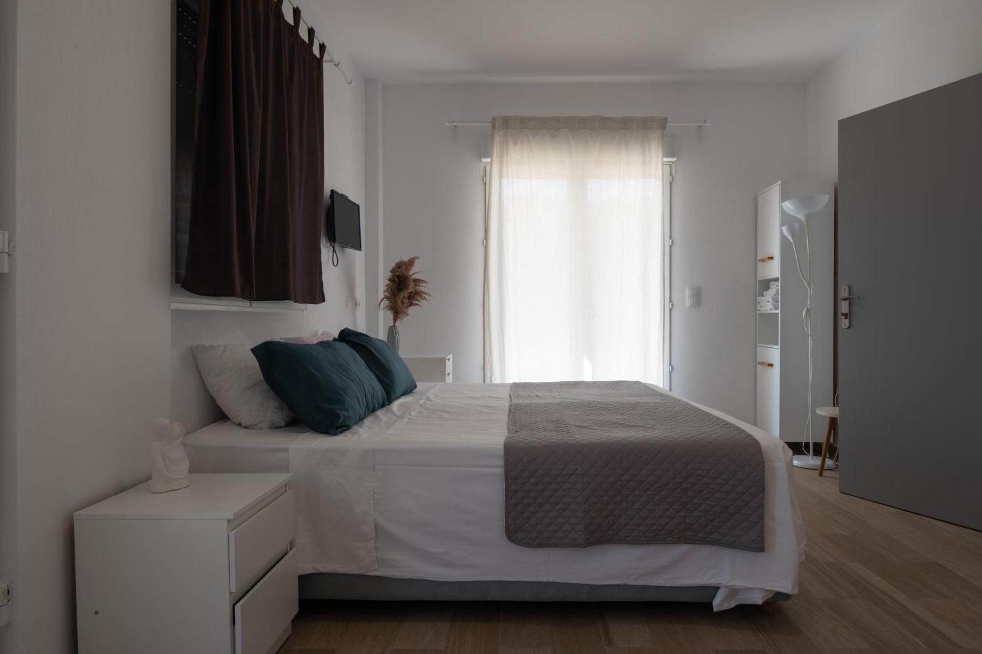 Les Oliviers - Studios & Apartments Вурвуру Экстерьер фото